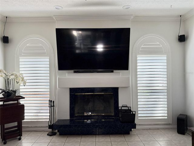 6326 N QUEENSWAY DR, Temple Terrace, FL 33617