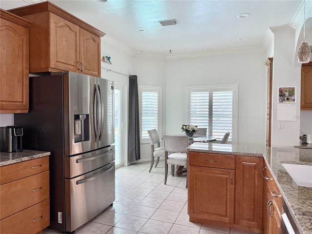 6326 N QUEENSWAY DR, Temple Terrace, FL 33617