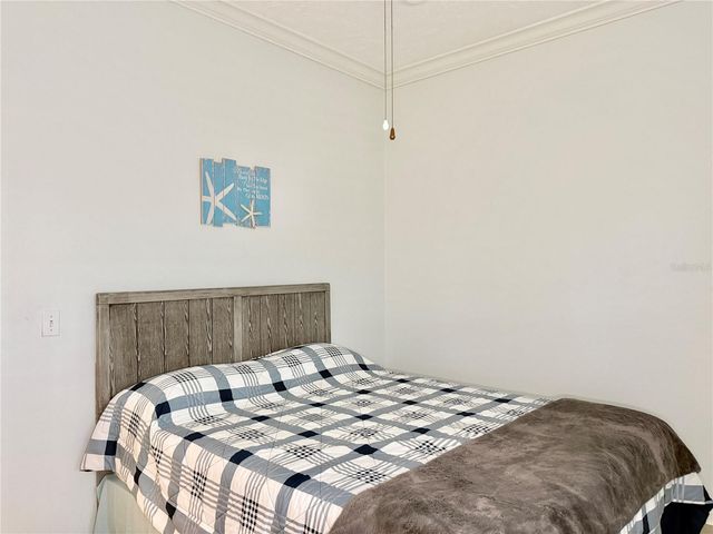 6326 N QUEENSWAY DR, Temple Terrace, FL 33617