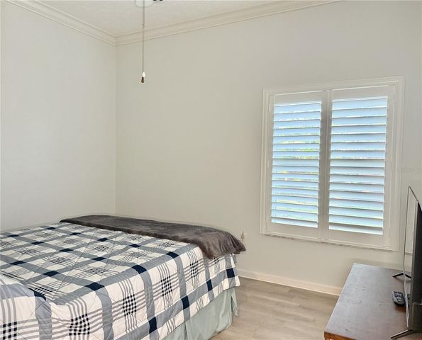 6326 N QUEENSWAY DR, Temple Terrace, FL 33617