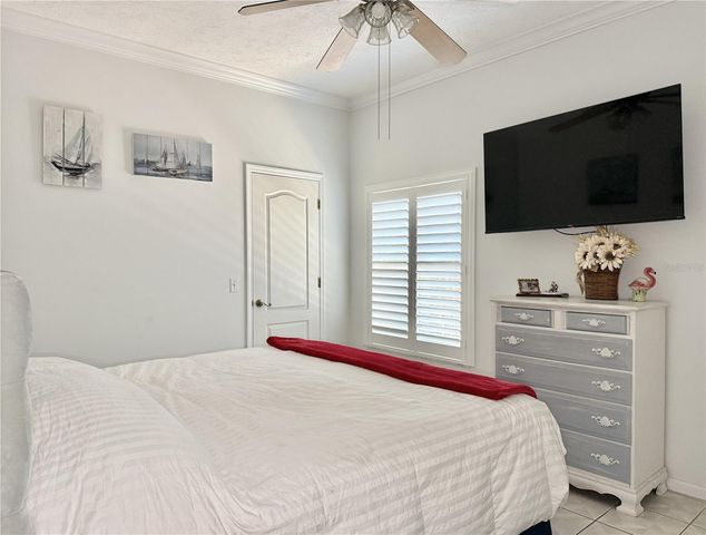 6326 N QUEENSWAY DR, Temple Terrace, FL 33617