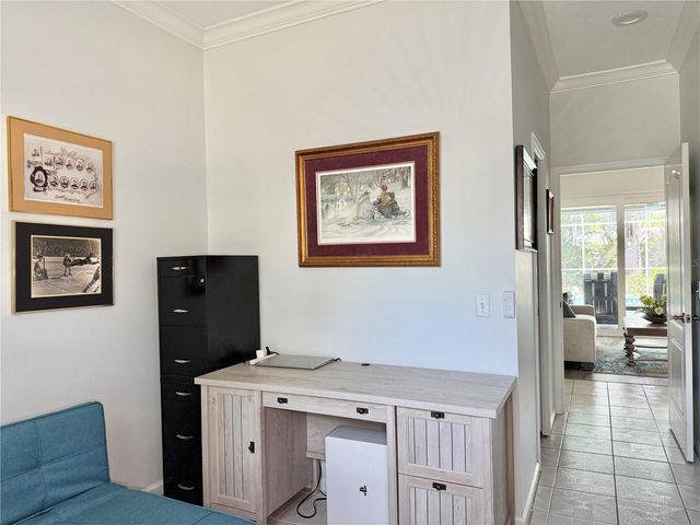 6326 N QUEENSWAY DR, Temple Terrace, FL 33617