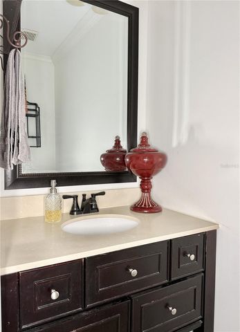 6326 N QUEENSWAY DR, Temple Terrace, FL 33617