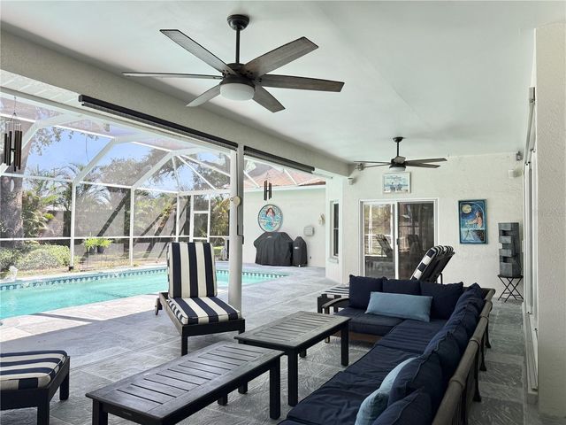 6326 N QUEENSWAY DR, Temple Terrace, FL 33617