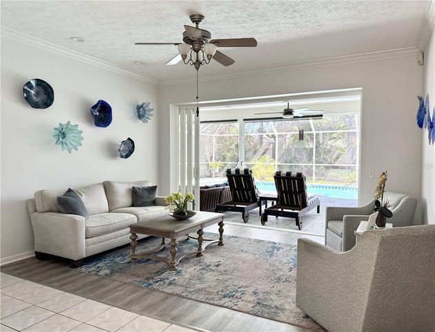 6326 N QUEENSWAY DR, Temple Terrace, FL 33617