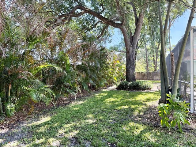 6326 N QUEENSWAY DR, Temple Terrace, FL 33617