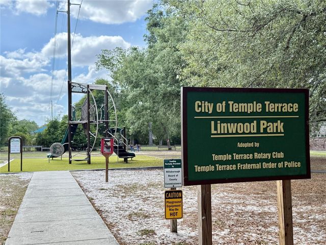 6326 N QUEENSWAY DR, Temple Terrace, FL 33617