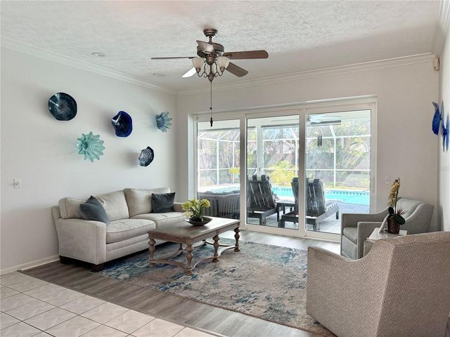 6326 N QUEENSWAY DR, Temple Terrace, FL 33617