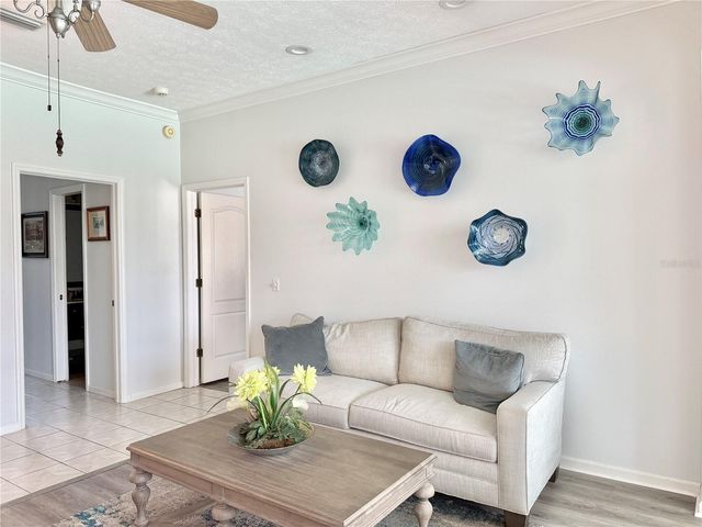 6326 N QUEENSWAY DR, Temple Terrace, FL 33617