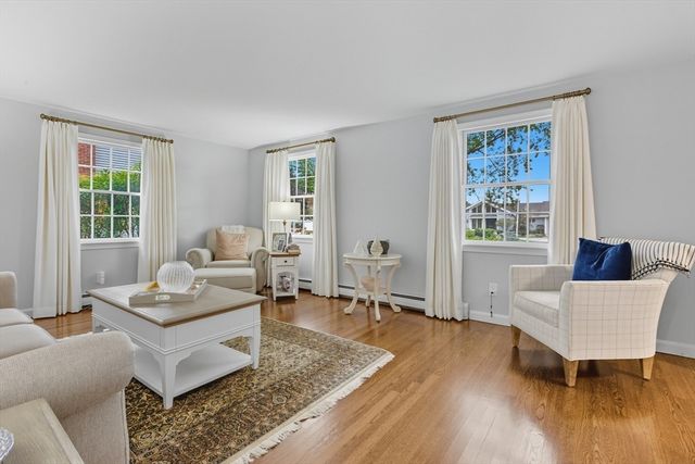 11 Spillers Lane, Ipswich, MA 01938