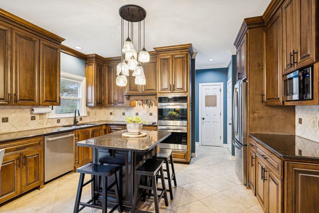 9455 Foothills Dr, Brentwood, TN 37027