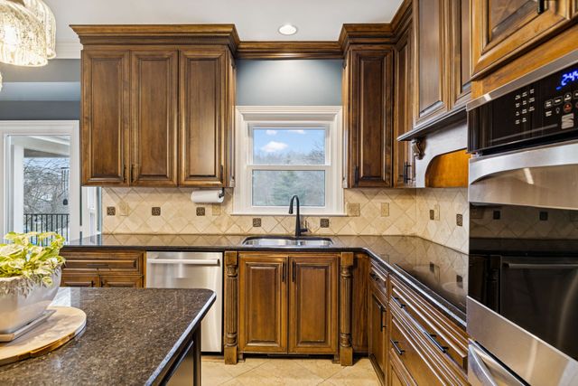 9455 Foothills Dr, Brentwood, TN 37027