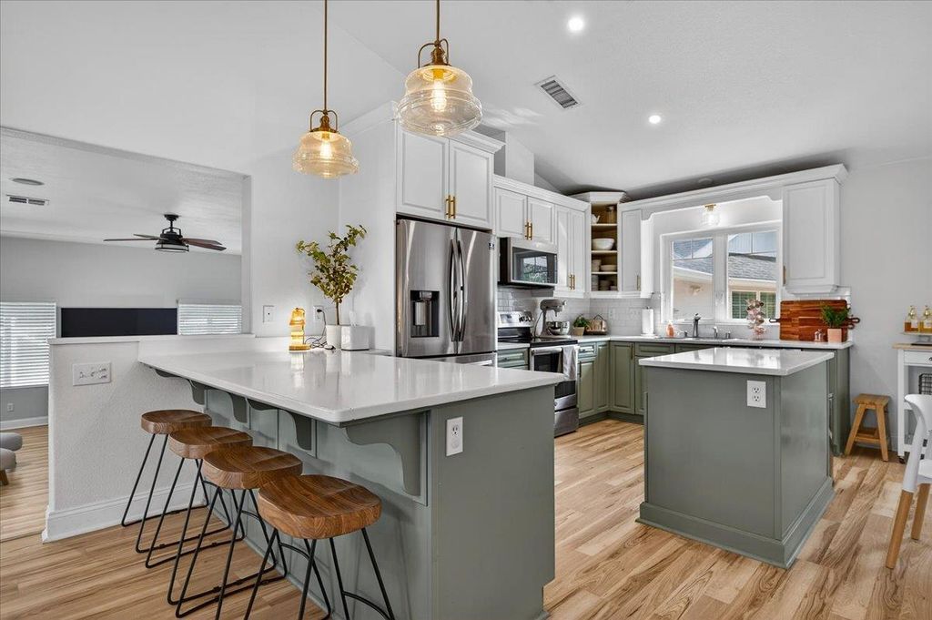 Image 16 of property listing at 35073 Auberry Road, Auberry, CA 93602