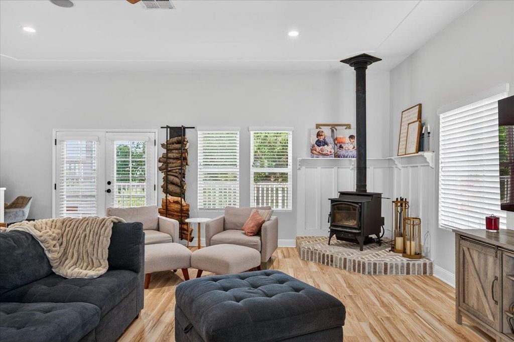 Image 26 of property listing at 35073 Auberry Road, Auberry, CA 93602