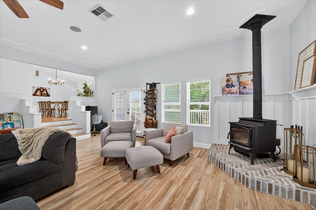 Image 27 of property listing at 35073 Auberry Road, Auberry, CA 93602