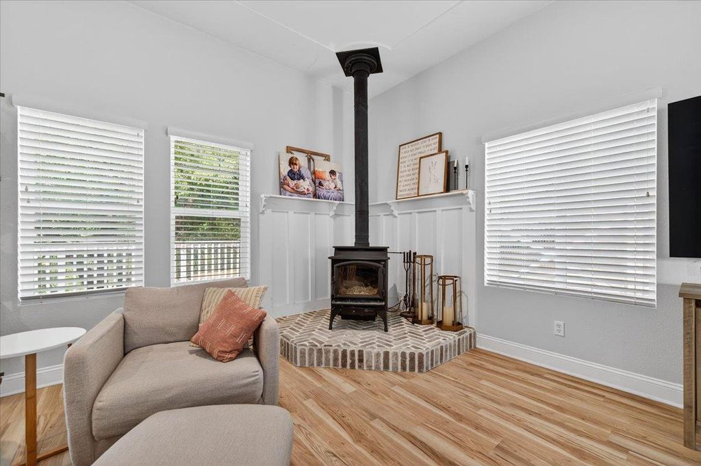 Image 28 of property listing at 35073 Auberry Road, Auberry, CA 93602