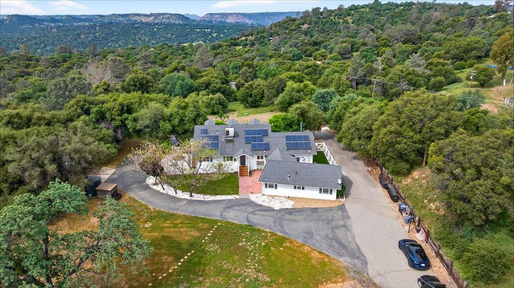 Image 3 of property listing at 35073 Auberry Road, Auberry, CA 93602