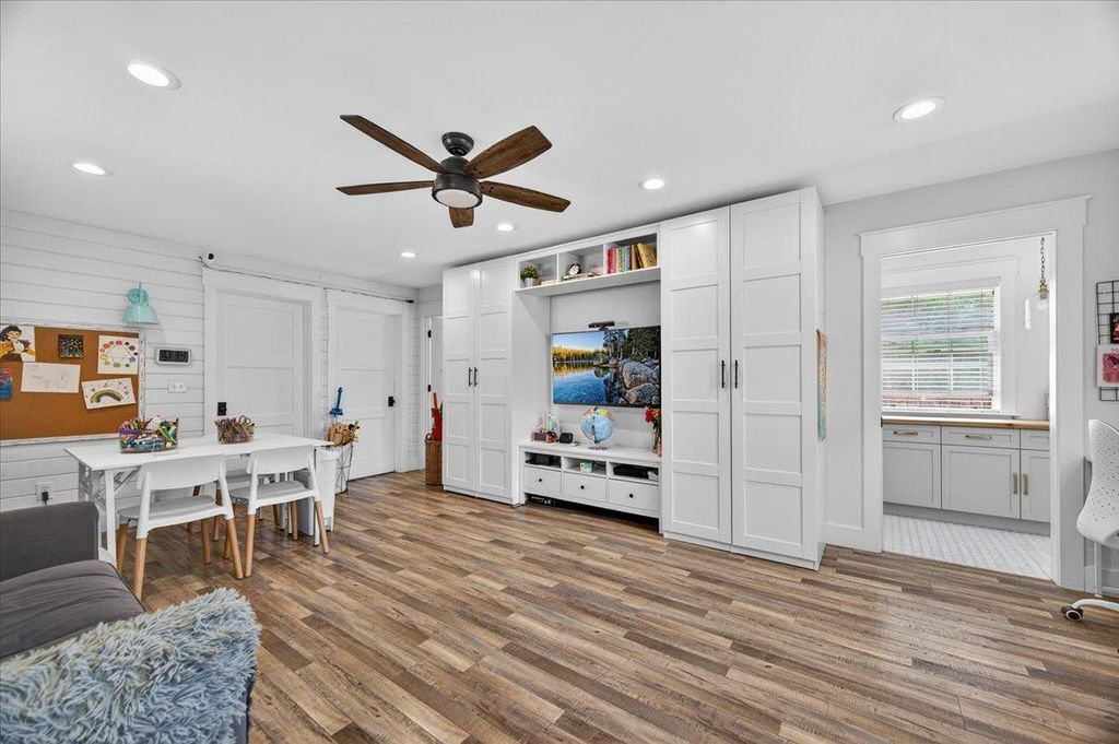 Image 31 of property listing at 35073 Auberry Road, Auberry, CA 93602