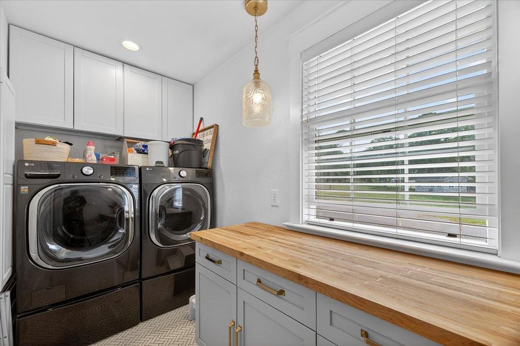 Image 37 of property listing at 35073 Auberry Road, Auberry, CA 93602