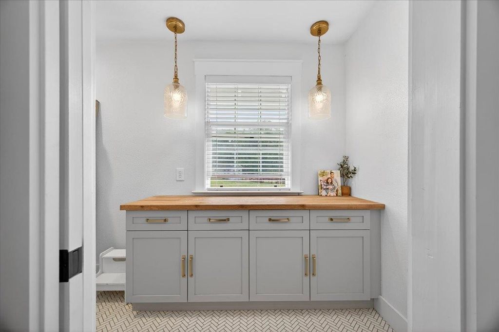 Image 38 of property listing at 35073 Auberry Road, Auberry, CA 93602