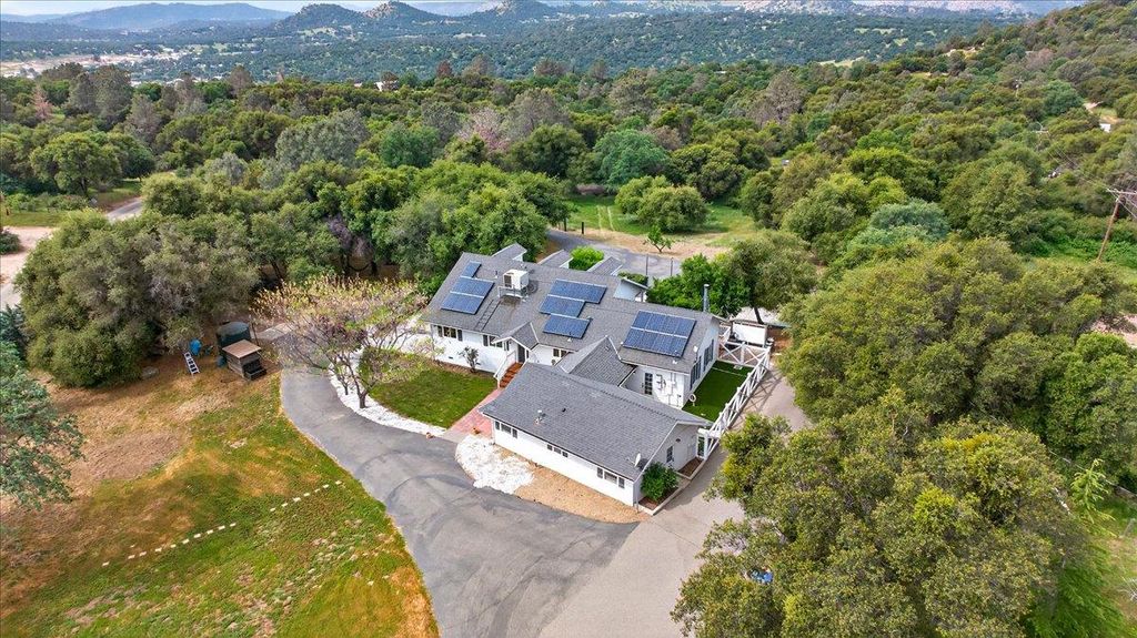 Image 4 of property listing at 35073 Auberry Road, Auberry, CA 93602