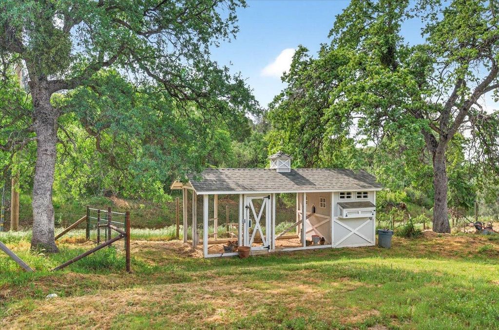 Image 79 of property listing at 35073 Auberry Road, Auberry, CA 93602