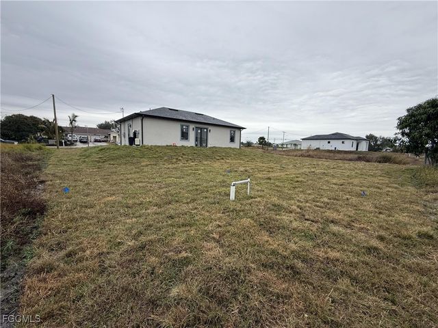 383 Pennfield AVE, Lehigh Acres, FL 33974