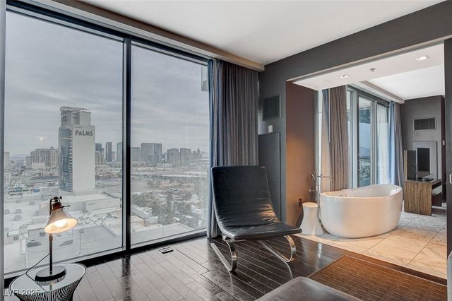 4381 West Flamingo Road 2202, Las Vegas, NV 89103