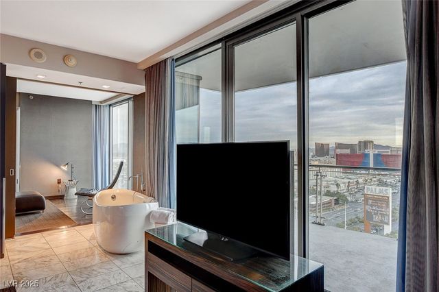 4381 West Flamingo Road 2202, Las Vegas, NV 89103