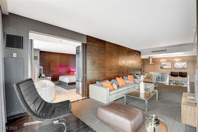 4381 West Flamingo Road 2202, Las Vegas, NV 89103