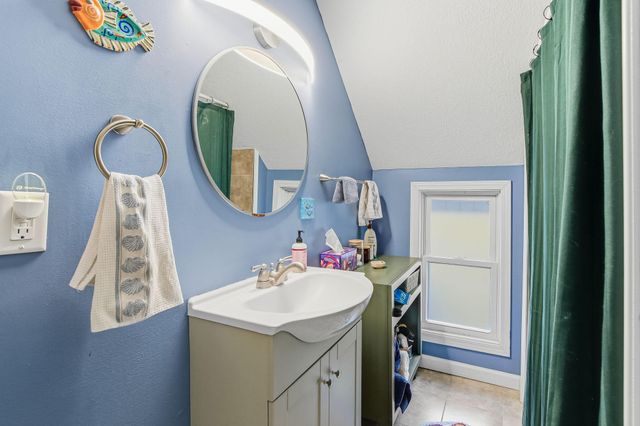 832 Armstrong Avenue, Saint Paul, MN 55102