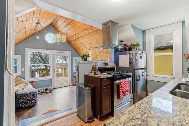 832 Armstrong Avenue, Saint Paul, MN 55102