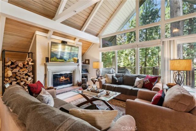 111 Grizzly, Lake Arrowhead, CA 92317