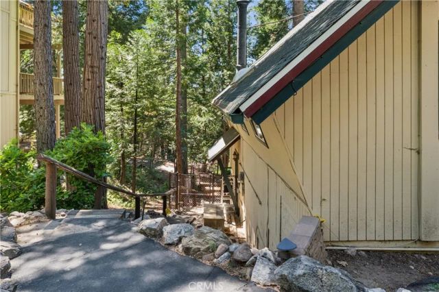 111 Grizzly, Lake Arrowhead, CA 92317