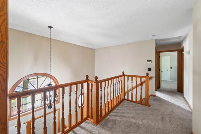 7305 Hidden Valley Trail S, Cottage Grove, MN 55016