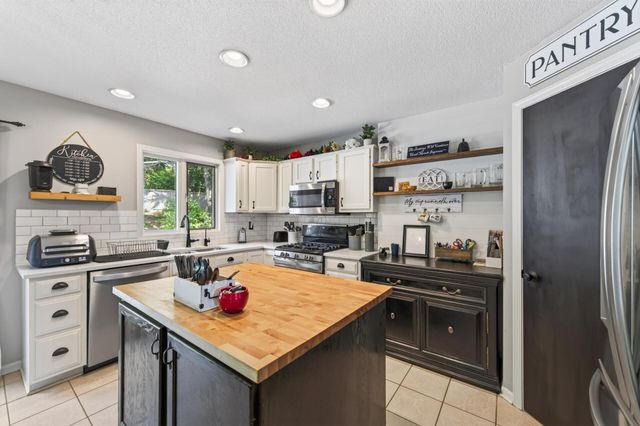 7305 Hidden Valley Trail S, Cottage Grove, MN 55016
