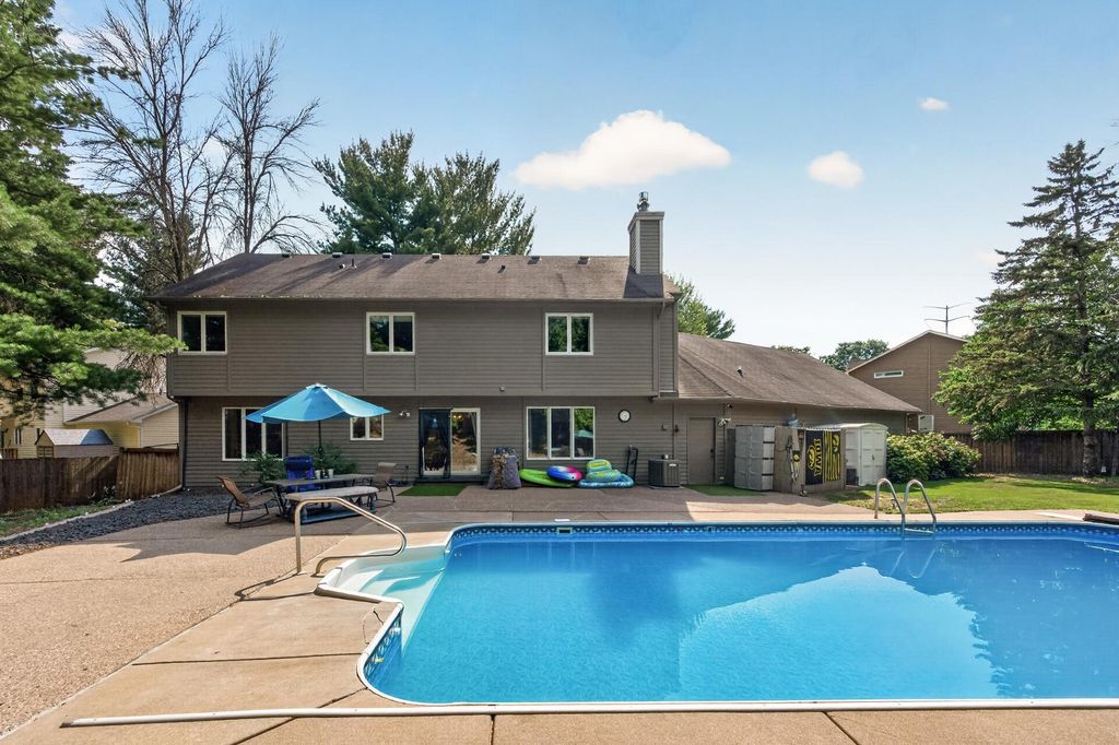 7305 Hidden Valley Trail S, Cottage Grove, MN 55016
