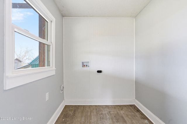 3076 W River Rd, Taylorsville, KY 40071