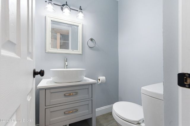 3076 W River Rd, Taylorsville, KY 40071