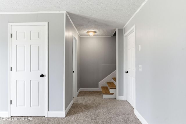 3076 W River Rd, Taylorsville, KY 40071