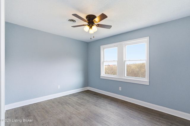 3076 W River Rd, Taylorsville, KY 40071