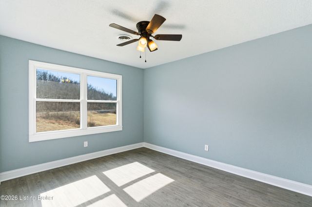 3076 W River Rd, Taylorsville, KY 40071