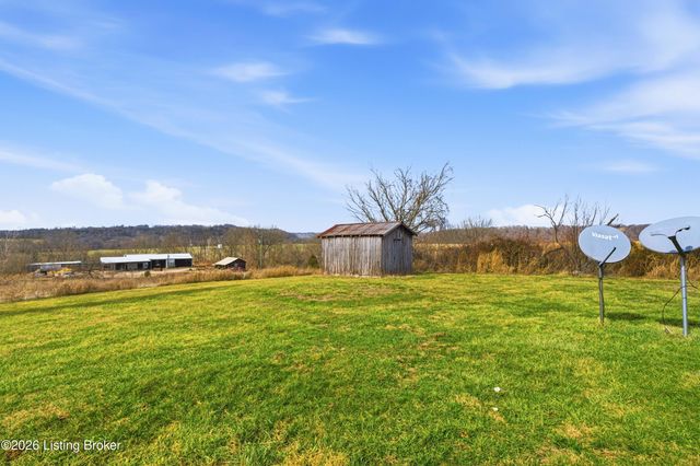 3076 W River Rd, Taylorsville, KY 40071