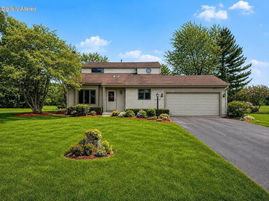 W354N5766 Lisbon ROAD, Oconomowoc, WI 53066