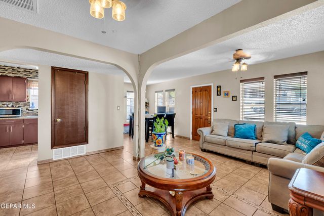 2104 PORTLAND Avenue, El Paso, TX 79930