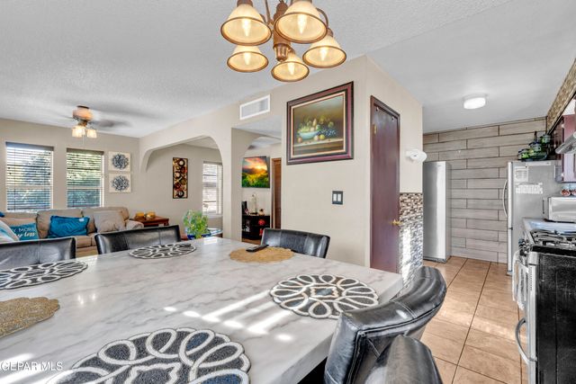 2104 PORTLAND Avenue, El Paso, TX 79930