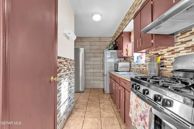 2104 PORTLAND Avenue, El Paso, TX 79930