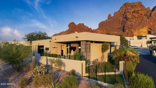 5905 N ECHO CANYON Lane, Phoenix, AZ 85018