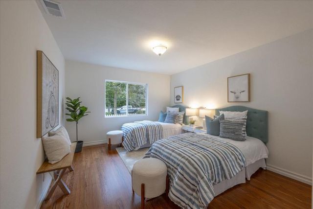 3354 Page Street, Redwood City, CA 94063