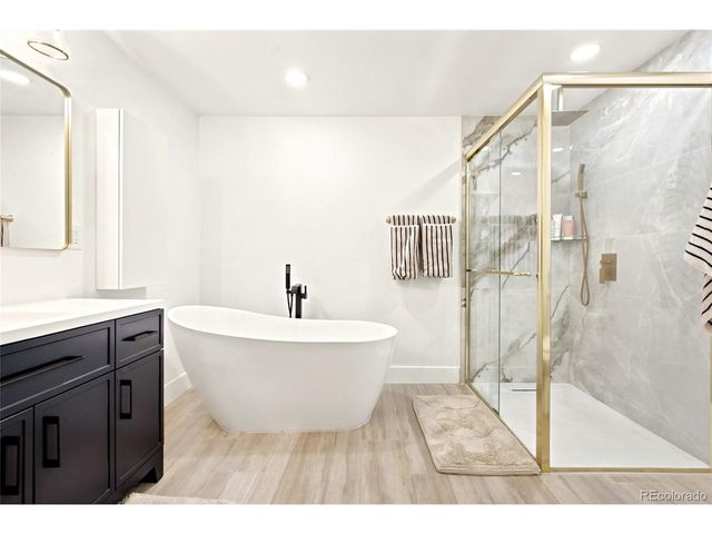 6847 S Magnolia Ct, Centennial, CO 80112